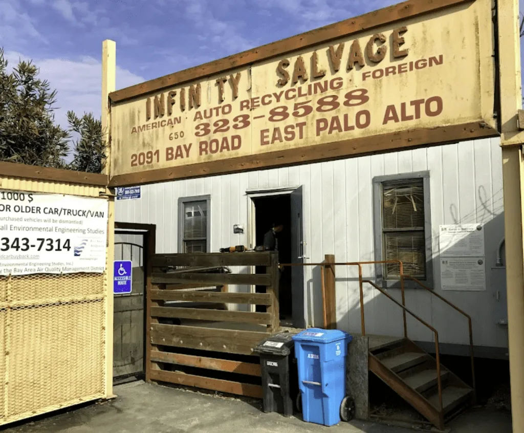 Exterior de Infinity Auto Salvage