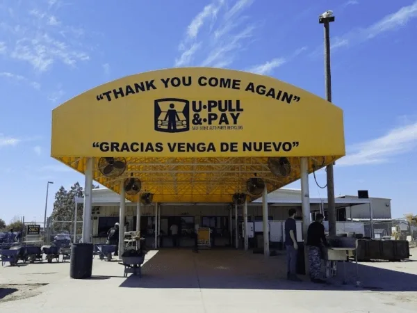 Exterior de U-Pull-&-Pay Orlando