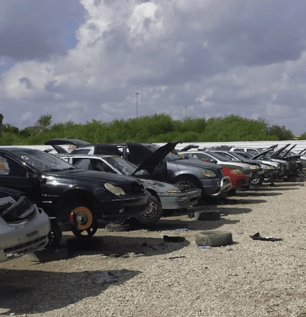 Exterior de Pull-A-Part Corpus Christi