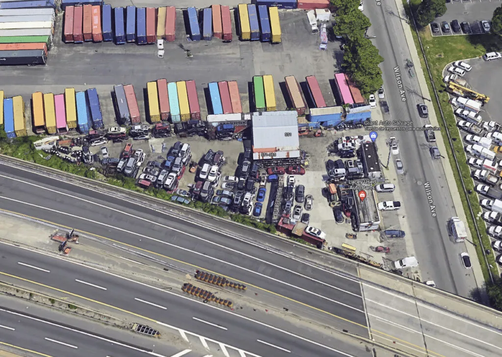 Exterior de Giant Auto Salvage