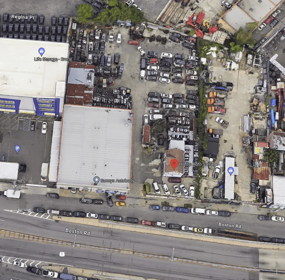 Exterior de Hilltop Auto Salvage