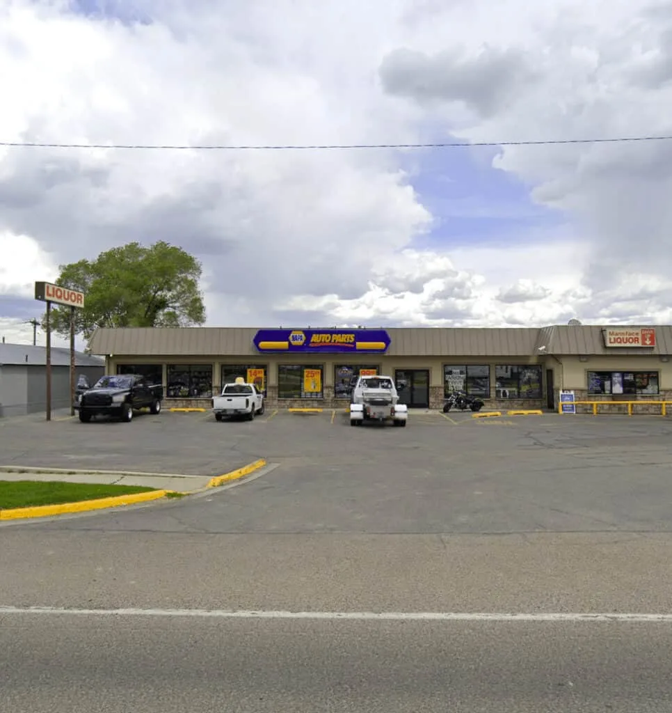 Exterior de NAPA Auto Parts – Auto Parts Unlimited