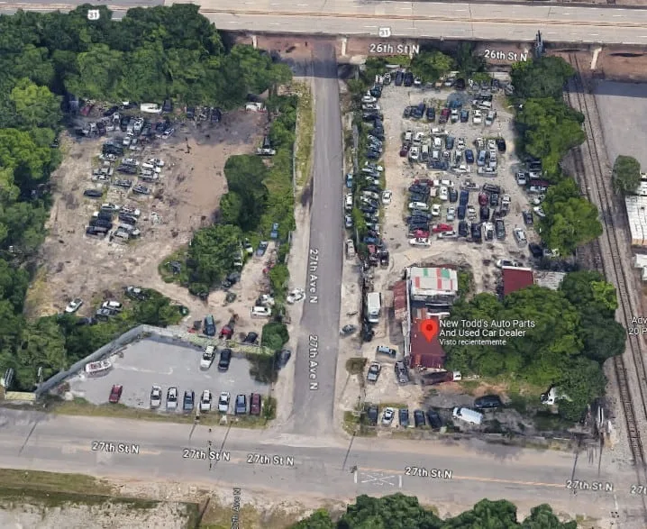 Vista aérea del patio de New Todd's Auto Parts And Used Car Dealer