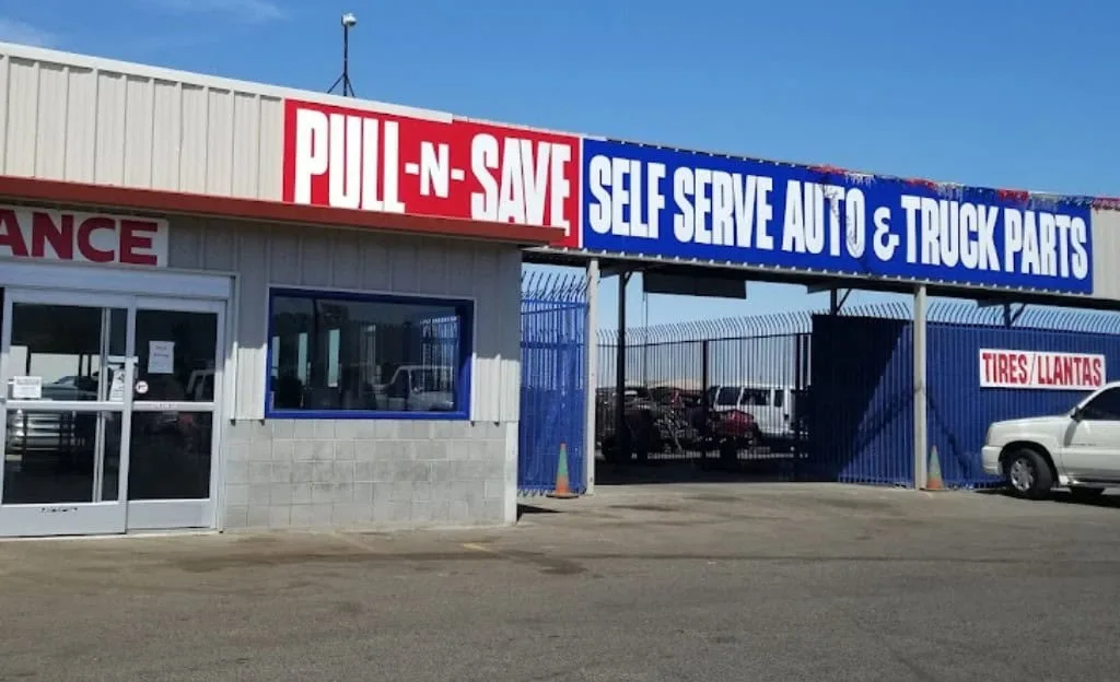 Exterior de Pull N Save South