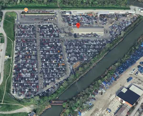 Vista aérea del patio de Indy U-Pull-&-Pay JunkYard