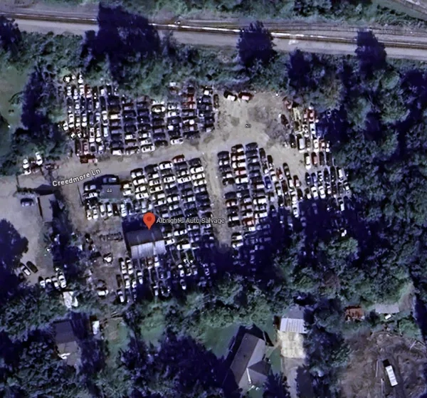 Exterior de Albright’s Auto Salvage