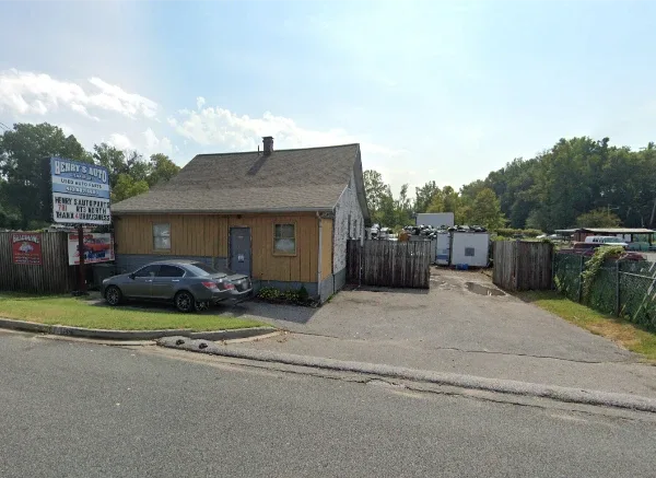 Exterior de HENRY’S AUTO PARTS