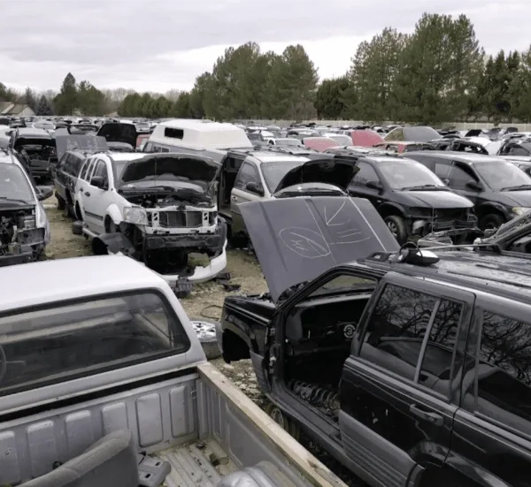 Miniatura 2 de Pick-A-Part Jalopy Jungle (Boise)