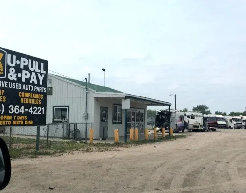 Exterior de U-Pull-&-Pay Aurora