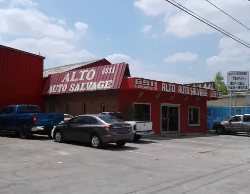 Exterior de Alto Auto Salvage