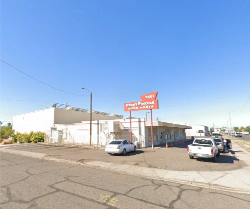 Exterior de Penny Pincher Auto Parts