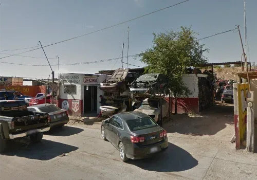 Exterior de Yonke Los Cuates 50 (Juárez, Chihuahua, México)