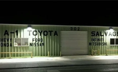 Exterior de A-1 Toyota Salvage