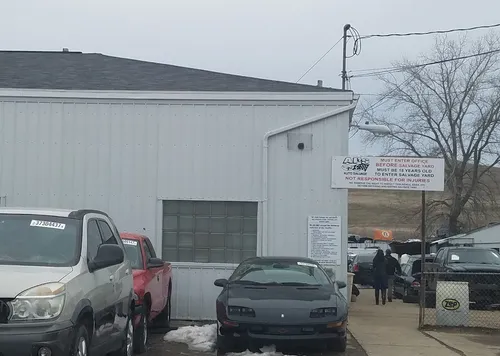 Exterior de Al's Auto Salvage