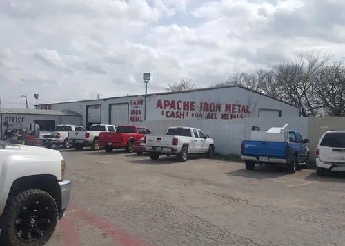 Exterior de Apache Iron Metal & Auto Salvage
