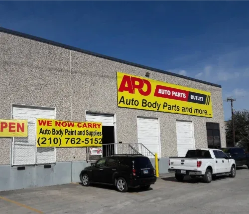 Exterior de Auto Parts Outlet – San Antonio