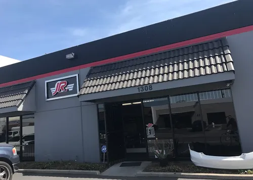 Exterior de Junior Auto Parts