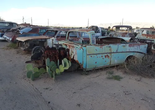 Exterior de Junky Joe Duran's Antique Auto Salvage Yard