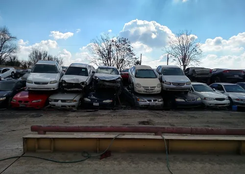 Exterior de El Pulpo Pick Your Part en Bakersfield